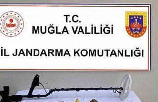 Elindeki tarihi eserleri satamadan yakalandı