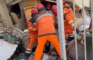 Elini tutup ‘abi beni bırakma’ dedi, 20 saatte...