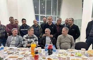 Emekli olan belediye personellerine veda yemeği