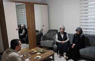 Emine Erdoğan’dan Ankara’daki depremzede aileye...