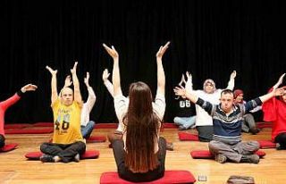 Engelsiz hobi kursunda doğru nefes egzersizi