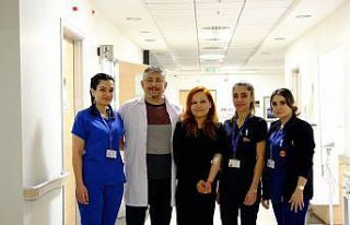 Enkaz başında beklerken sağlığından oldu, gönüllü...