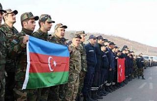 Enkazdan 53 kişiyi sağ çıkartan 236 Azerbaycan...