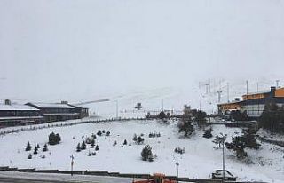 Erciyes’te kar yağışı