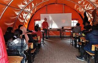 Erzincan’dan Malatya’ya giden gönüllü öğretmenler...