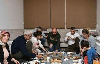 Esenyurt Belediye Başkanı Bozkurt ilk iftarını...