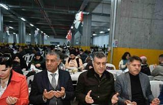 Esenyurt Belediye Başkanı Bozkurt orucunu vatandaşlarla...