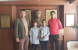 Eskişehir Odunpazarı Ticaret Borsası Ortaokulu...