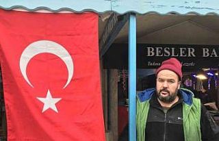 Eskişehir’de dükkânlar Türk bayraklarıyla donatıldı