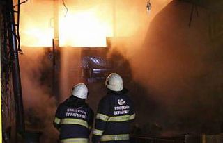 Eskişehir’de yangın: 2 dükkân kullanılamaz...