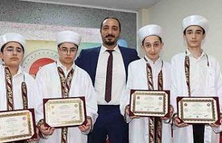 Eskişehirli hafızlara diplomaları törenle verildi