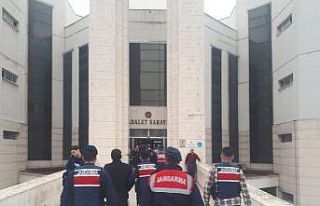 Ev soyan 3 şüpheli jandarmadan kaçamadı