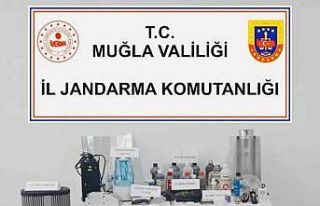 Evde uyuşturucu imalatına jandarma operasyonu