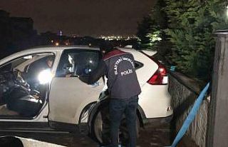 Evine gidip tartıştığı doktorun aracını kurşunladı