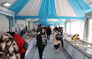 Eyüpsultan’daki kitap fuarı kitapseverlerin buluşma...