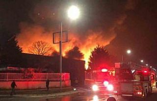 Fabrikanın parfüm deposunda büyük yangın, onlarca...