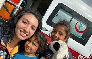 Fedakâr sağlık çalışanları, depremzede çocukları...