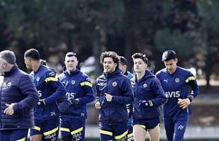 Fenerbahçe, Sevilla maçı hazırlıklarını sürdürdü