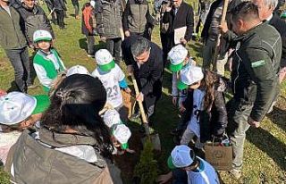 Fidanlar deprem şehitleri için toprakla buluşturuldu