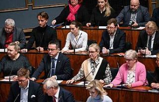 Finlandiya Parlamentosu’ndan NATO tasarısına onay