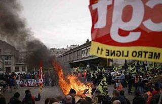 Fransa’da emeklilik reformuna karşı protestolar...
