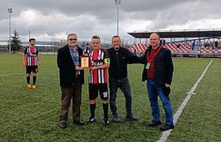 Futbolcu Ömer Bozbey jübilesini yaptı