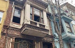 Gazeteci ve sanatçı Dr. İhsan Ünlüer’in Kadıköy’deki...