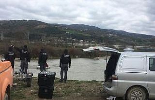Geçtiğimiz ay kaybolmuştu, Sakarya Nehrinde aranıyor
