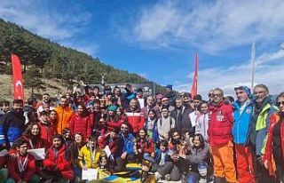 Geleceğin yıldız kayakçıları Analig’de yarıştı