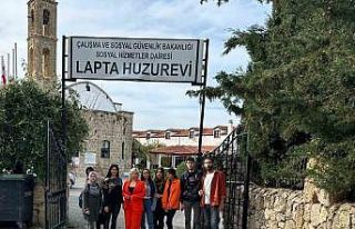 Gençlerden huzurevine moral ziyareti