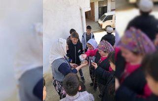 Gençlerden köyün yaşlılarını duygulandıran...