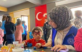 Gençlik Merkezinden depremzede çocuklara moral ziyareti