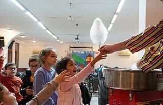 Gölcük’te çocuklar Ramazan akşamını doyasıya...