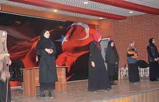 Gönüllü öğretmenlerden tiyatro gösterimi