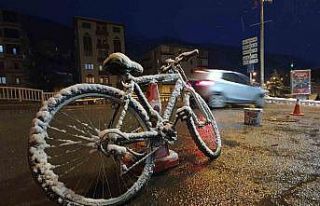 Gümüşhane’de kar yağışı etkili oluyor