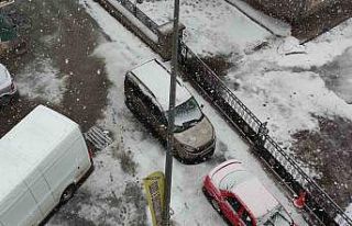 Güne beyaz örtüyle uyandılar