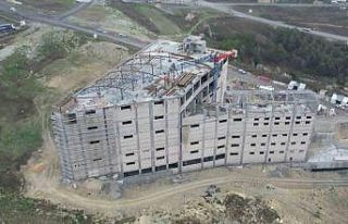 Hadımköy’de inşaattan dökülen molozlar faciaya...