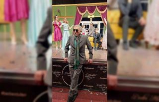 Haldun Dormen’e sahnede 95. yaş sürprizi