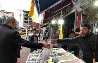 Hamside halk günü yaptı, 10 TL’den satışa çıkardı