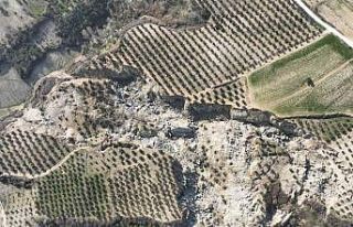 Hatay’daki 500 metrelik dev yarık uzaydan gözüküyor