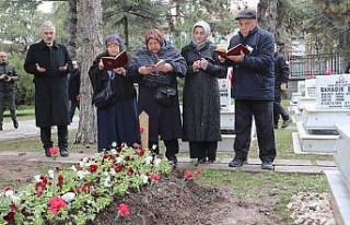 Hava şehitliğinde anma töreni