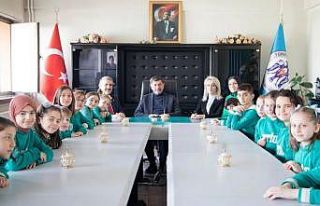 “Hayat Dolu Öyküler” adlı kitabın geliri depremzedelere