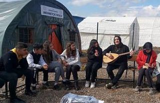 Hayır panayırında toplanan yardımlar sahiplerine...