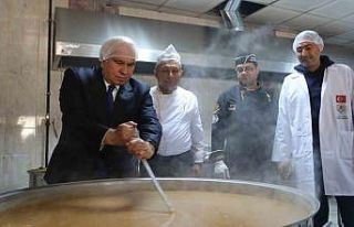 Her gün 10 bin depremzedeye sıcak yemek