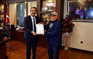 Herkes arsa fiyatlarını artırırken o bağışladı