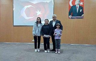 Hisarcık’ta derece alan öğrenciler ödüllendirildi