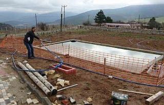 ‘İçme suyu yetersizliği’ iddiasıyla evine...