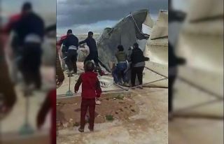İdlib’te fırtına nedeniyle çadırlar uçtu