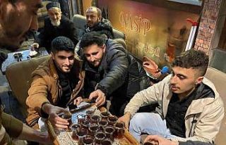 İftardan sahura vazgeçilmez lezzet, közde çay