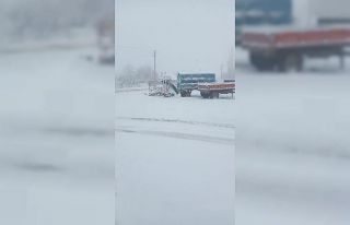 İl Özel İdare ekipleri kar yağışına karşı...